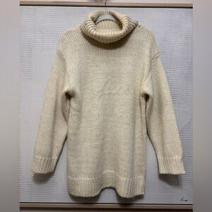 Lovers & Friends turtle neck knit sweater size S